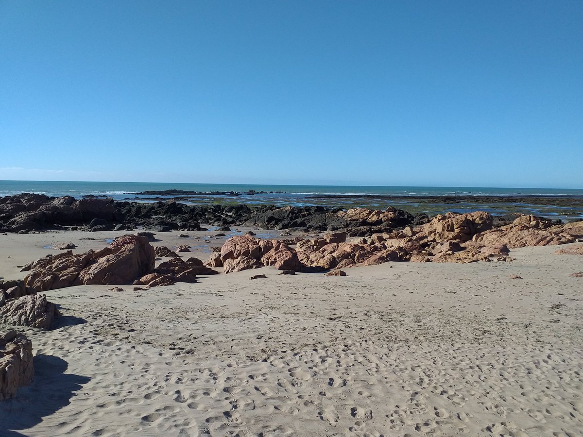 MarcelHromek's tweet photo. Caminata #Piedrascoloradas #LasGrutas hermoso viernes https://t.co/2vHgeOeT7V