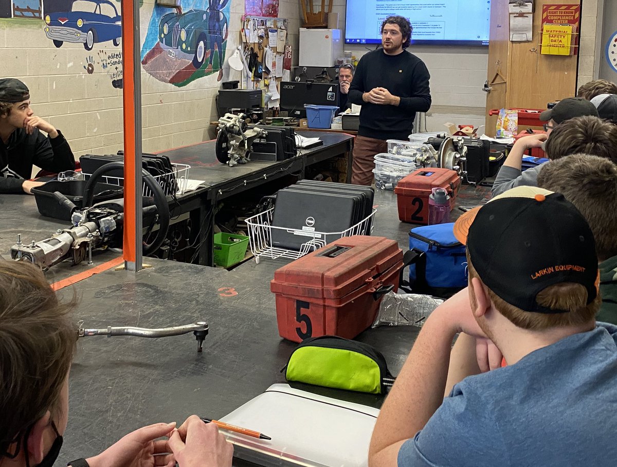 Learning about why taking Co-op is the best plan! <a href="/palamartech/">Palamar Technologies</a> <a href="/TLDSB_Pathways/">TLDSB Pathways</a>