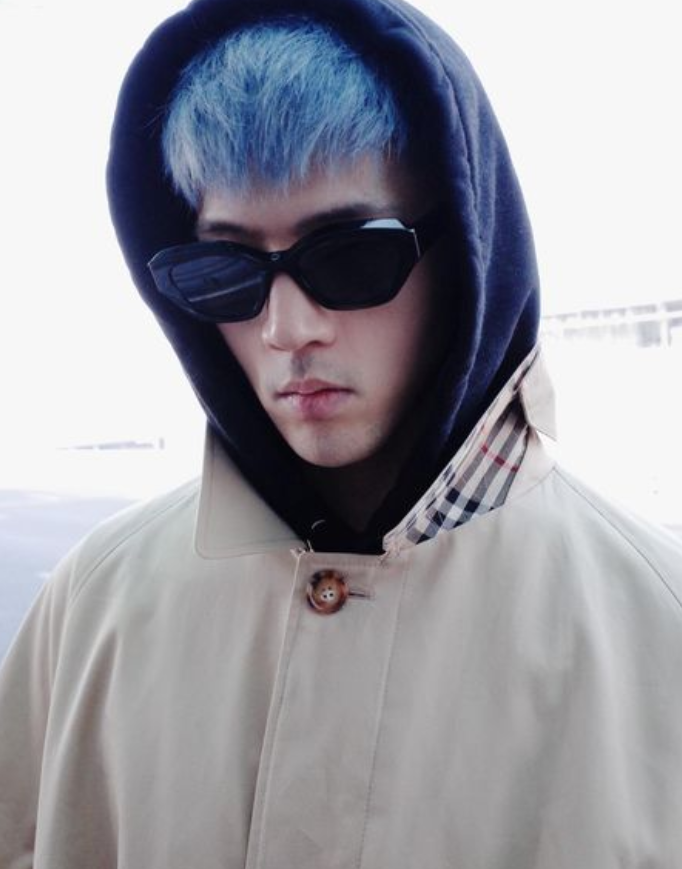 92KBM's tweet photo. #BurberryShow #BurberryAW22 https://t.co/oepFzicOTF