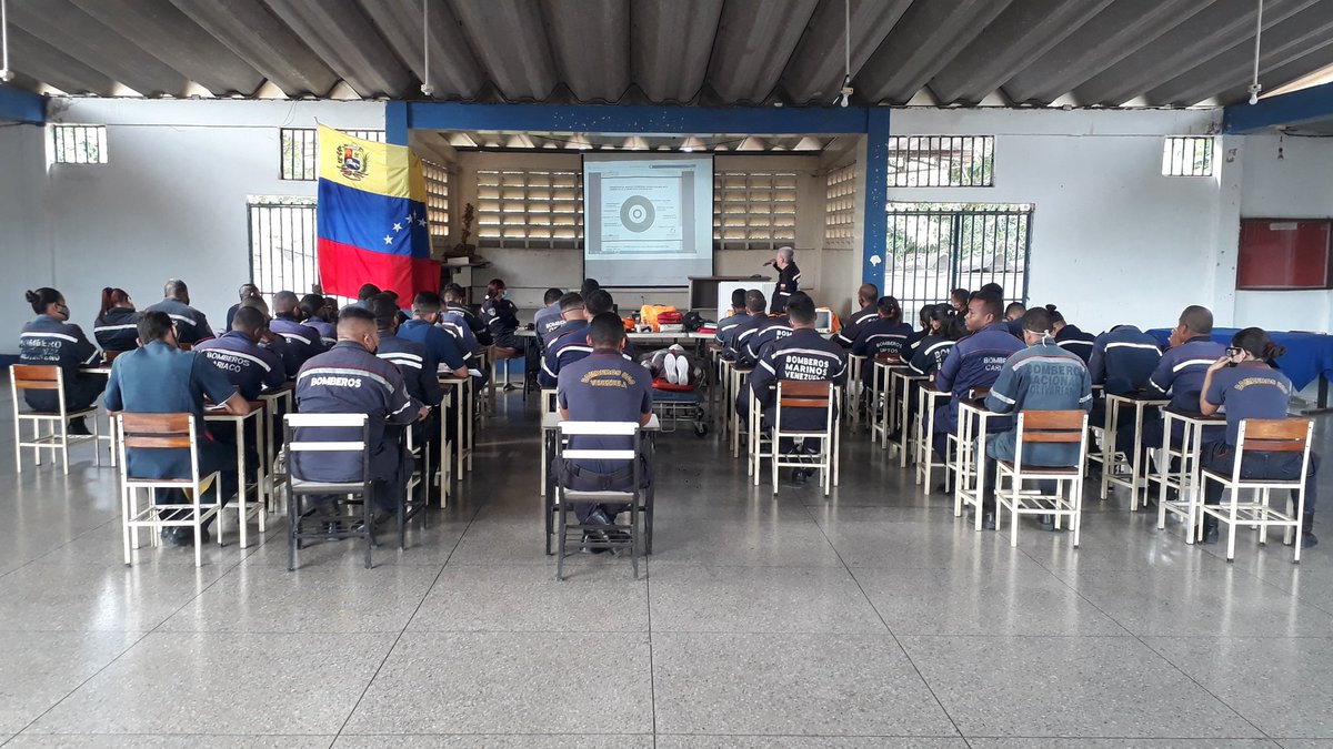 bomberoscariaco's tweet photo. #SNGR/BN

 *REDAN* :
ORIENTAL N *6

 *ZOEDAN*: 
Sucre Cariaco 

 *DESCRIPCIÓN DEL PROCEDIMIENTO*
Cumpliendo con el Ejecutivo Nacional, DGNB, REDAN y ZOEDAN, Gobernación, Alcaldía, ZODI y Comandante de Bomberos; se lleva a cabo el Curso de Atención Prehospitalaria Avanzado (APA). https://t.co/VrmAT21b46