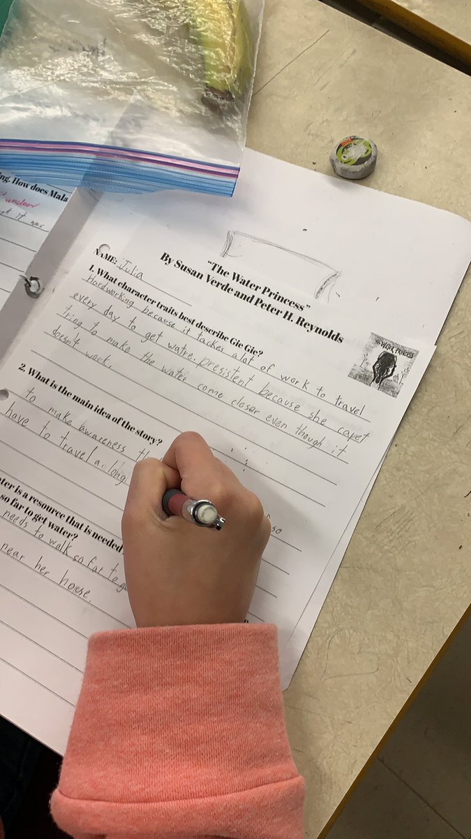 FMRoom106Caluya's tweet photo. We are learning about the lack of access to water in other communities. We will connect it to issues in our Ontario communities, particularly at reserves. #waterinquiry @LearningReady4 @TDSBForestManor https://t.co/Pa4o38dKtk