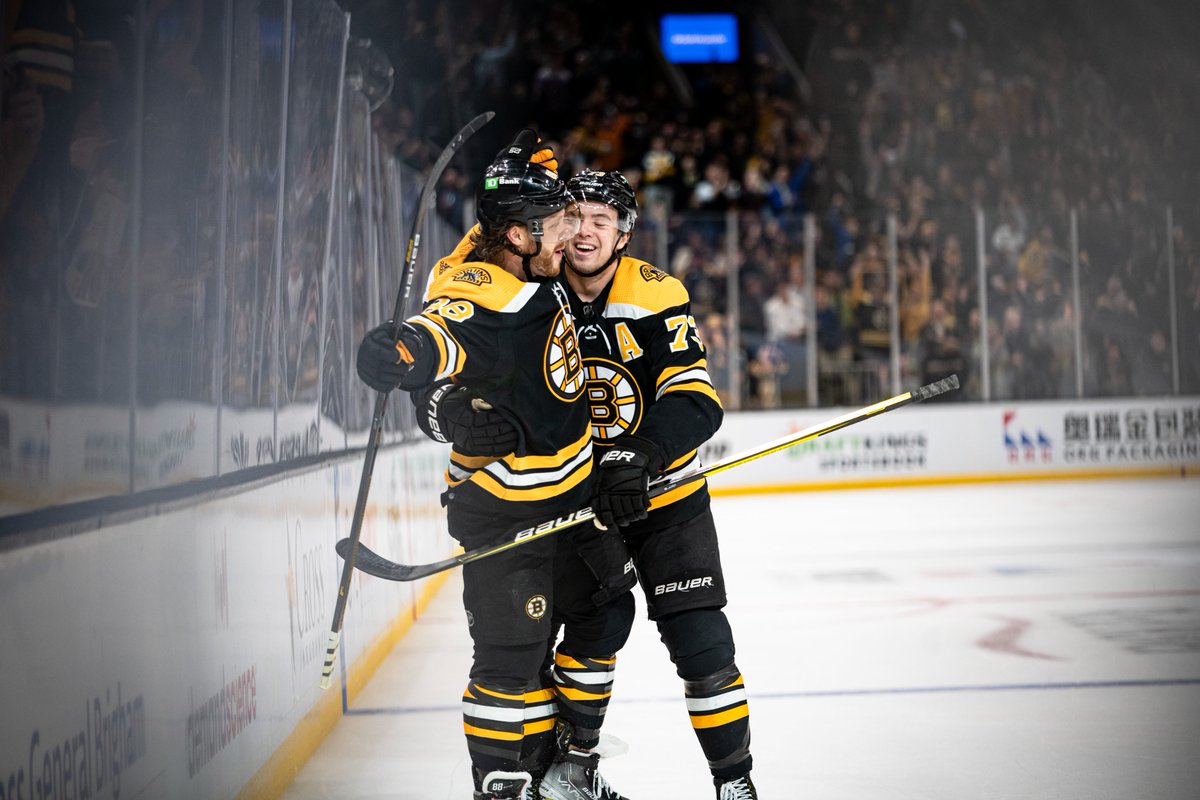 NHLBruins's tweet photo. Pasta Parties never disappoint. 🎉 https://t.co/PR110IqBeC