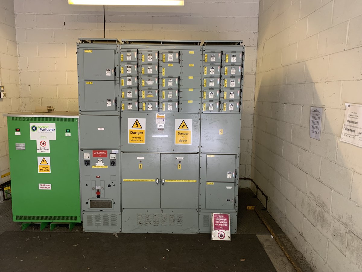 Another service carried out recently. This time in a shopping centre.

Full GEC M-PACT mk1 ACB mechanical &amp; electrical maintenance, including Primary injection testing of CTZ protection relays.

1 x M-PACT mk1 ACB

#electrical #maintenance #testing