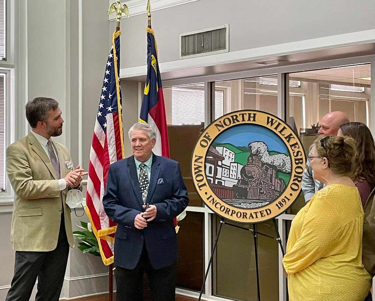 thrlNWilkesboro's tweet photo. Yesterday, Former Mayor Robert Johnson received the governor’s highest honor, The Order of the Long Leaf Pine award. It was presented to him by State Rep. Jeffrey Elmore during a special event at town hall. https://t.co/5JtRv32RJm