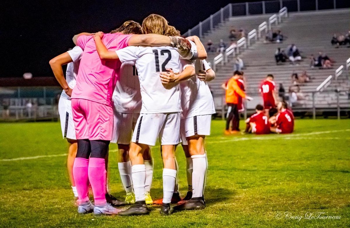Simon says huddle up if you’re 1-0 in rivalry games this year.
Come pack out the Corral at 5 and 7 tonight to see your Mustangs take on North Effingham!