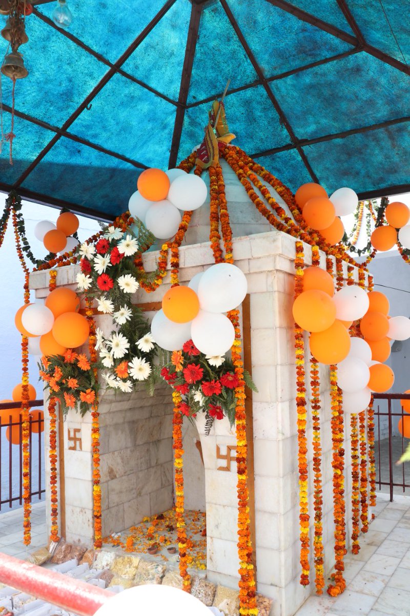 DrSubashSharma1's tweet photo. अपने नगर की सुख-समृद्धि एवँ शान्ति के लिए #भूमियाखेडा मन्दिर के महायज्ञ, ध्वजारोहण पूजन में ध्यान गुरू आचार्य #Deepankar जी के साथ सहभागिता की, समारोह में नगर के सैकड़ों परिवार उपस्थित रहे @BJP4India https://t.co/Vv8uUwNsl2