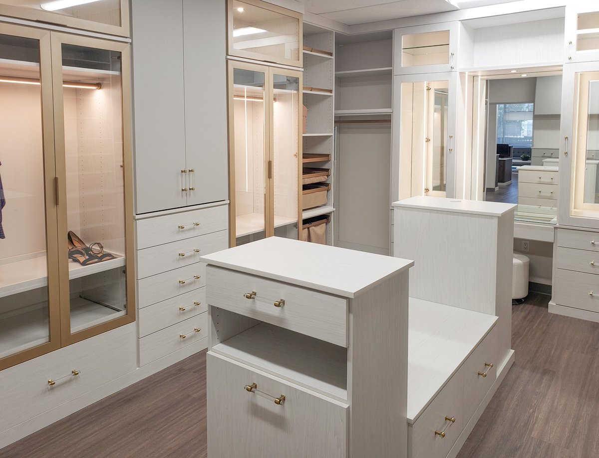 With a lot of planning and preparation, we are excited to have a lot of custom areas (eight room sections) built out in our new showroom here in Houston! We've been building, planning and showing!  Come check it out! spacemanager.com

#houston #showroom #spacemanager