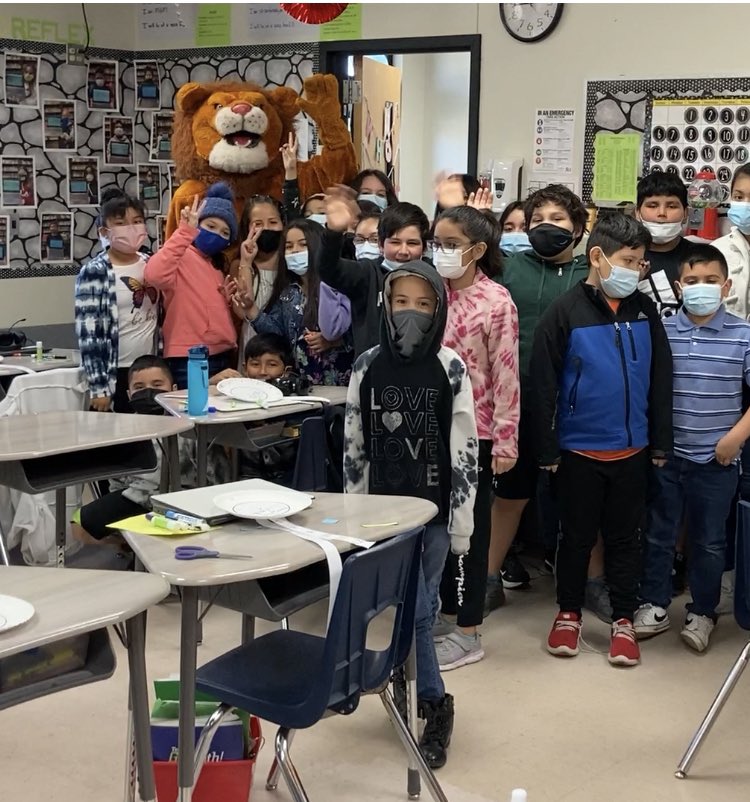 We had a special visitor today delivering on his promise! 🦁 <a href="/SouthpawEdu/">Mark Estrada Jr.</a> <a href="/LockhartISD/">Lockhart ISD</a> <a href="/BluebonnetLions/">Bluebonnet Elementary School</a>
