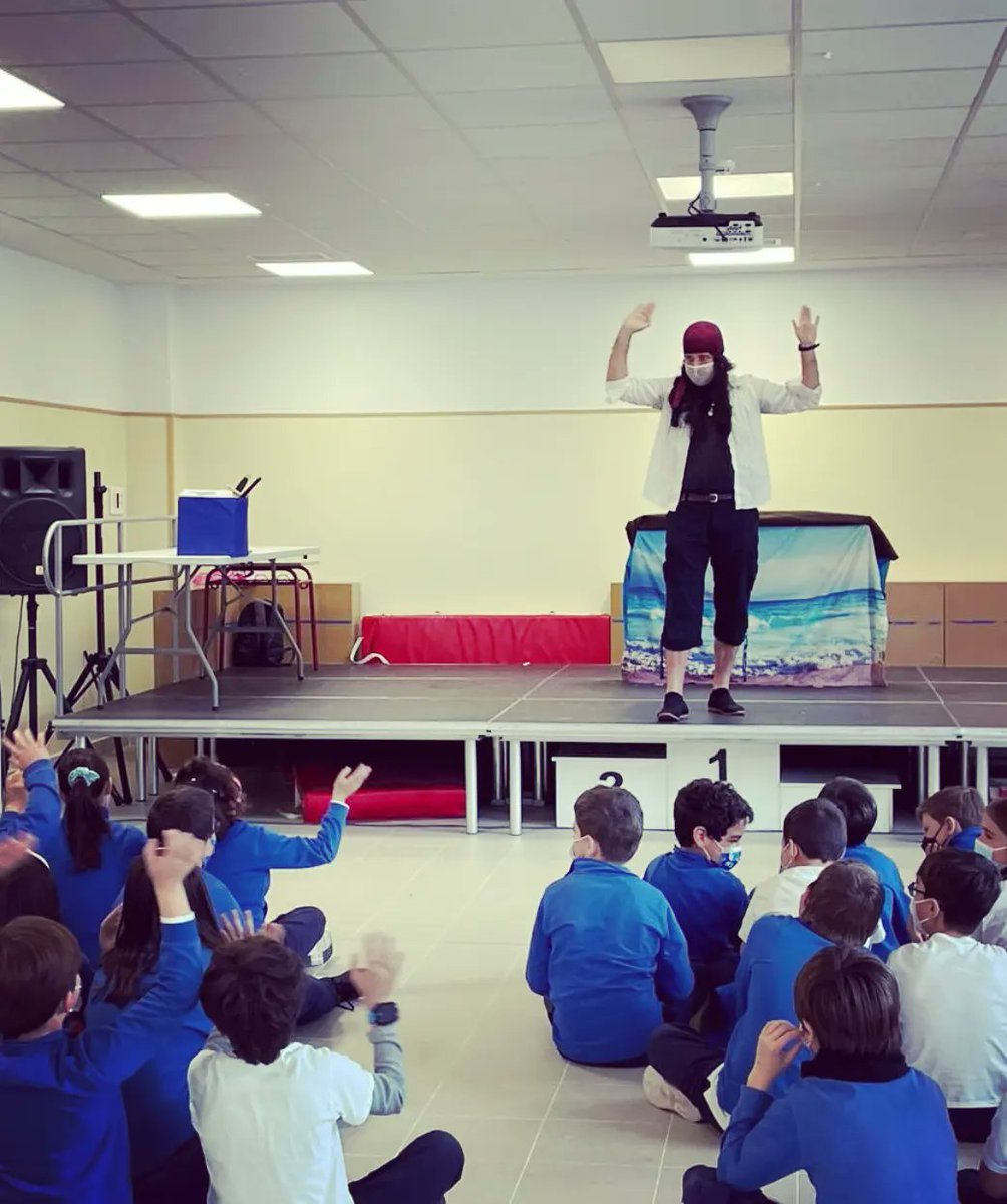 Nuestros chicos y chicas de 4° de primaria disfrutando del teatro en inglés con <a href="/Chameleonteatro/">Chameleon Theatre!</a> gracias a <a href="/JMDFuencarral/">Distrito de Fuencarral-El Pardo</a>.
It was really fun!! 🤣🤣🤣

#ceipfontan
#bilingüismo
#englishteahre