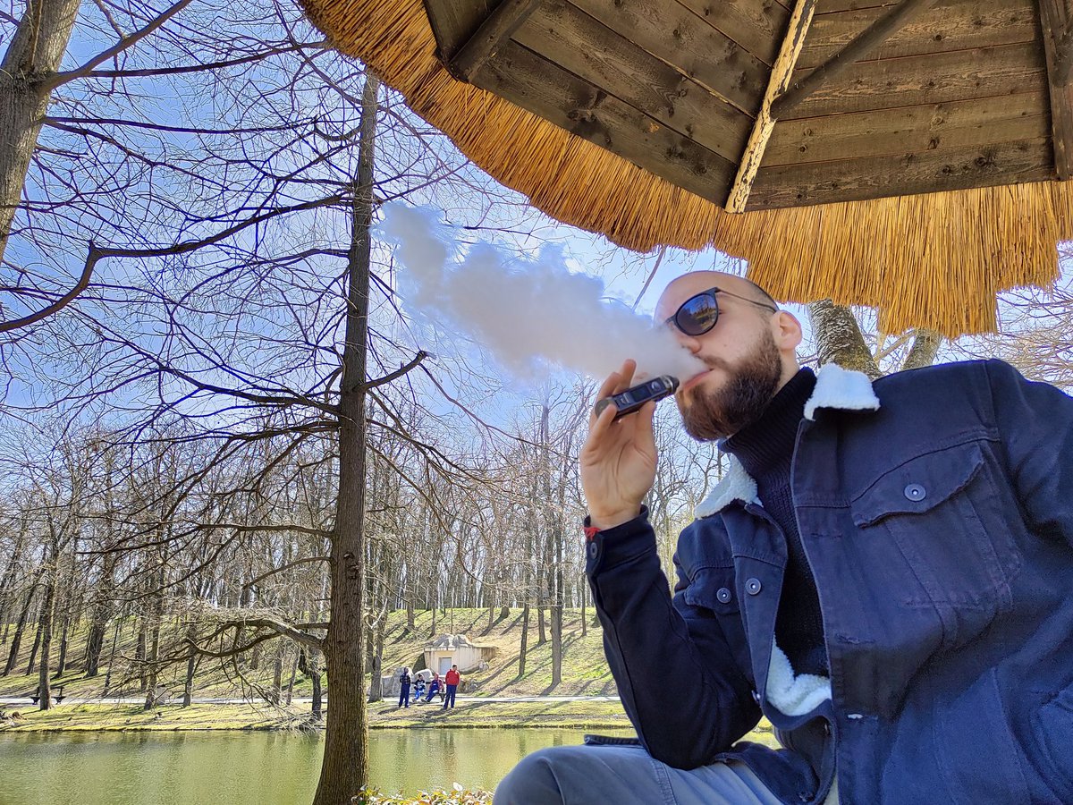 LongoRosario's tweet photo. 👻☀️
#romania #craiova #voopoo #dragspro #sunnyday https://t.co/Od0OMKWBR3