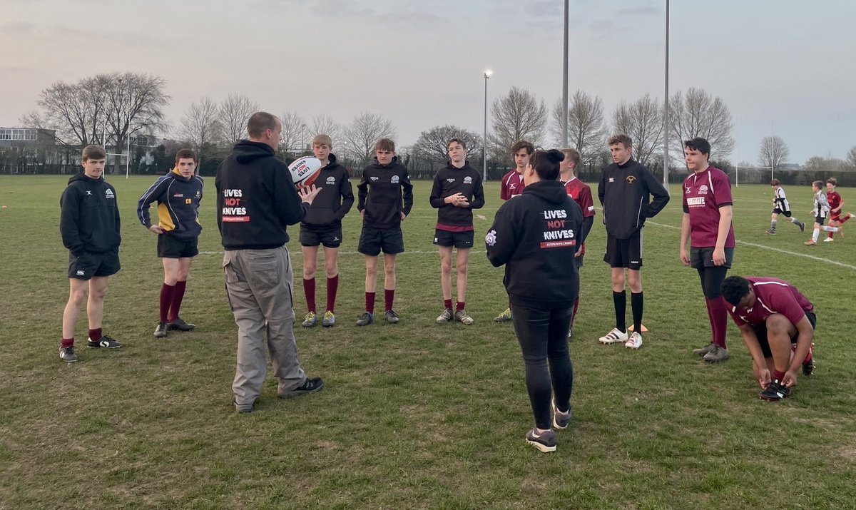 Some great pitch side awareness sessions carried out @HitchinRugby club - if you would like to get your club involved please get in touch #earlyintervention #livesnotknives