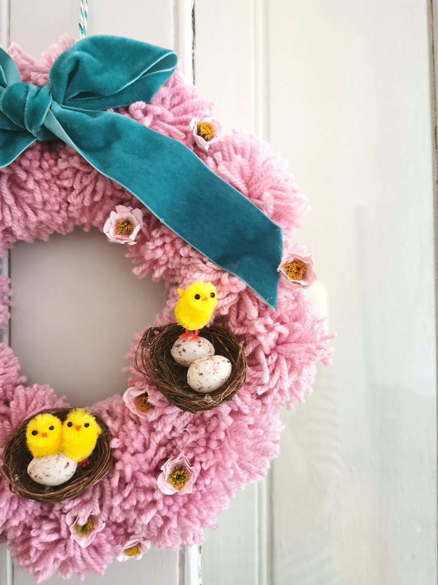 Made a cute spring wreath hehe. 🐣