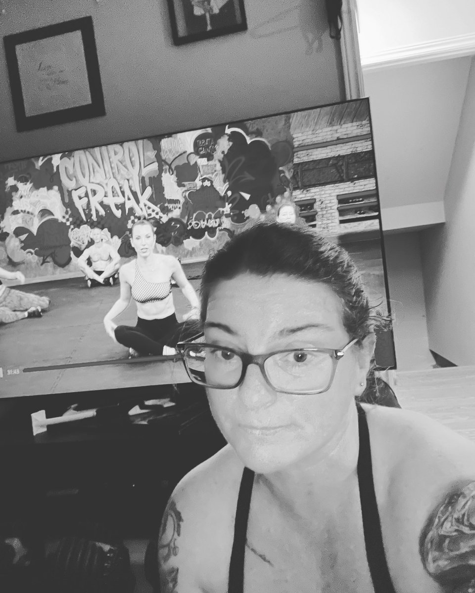 BonnieDuchesne's tweet photo. Total body tone phase 2 week 2 ✅ @AutumnCalabrese @Beachbody #9weekcontrolfreak https://t.co/Z4BY9Z7BY3