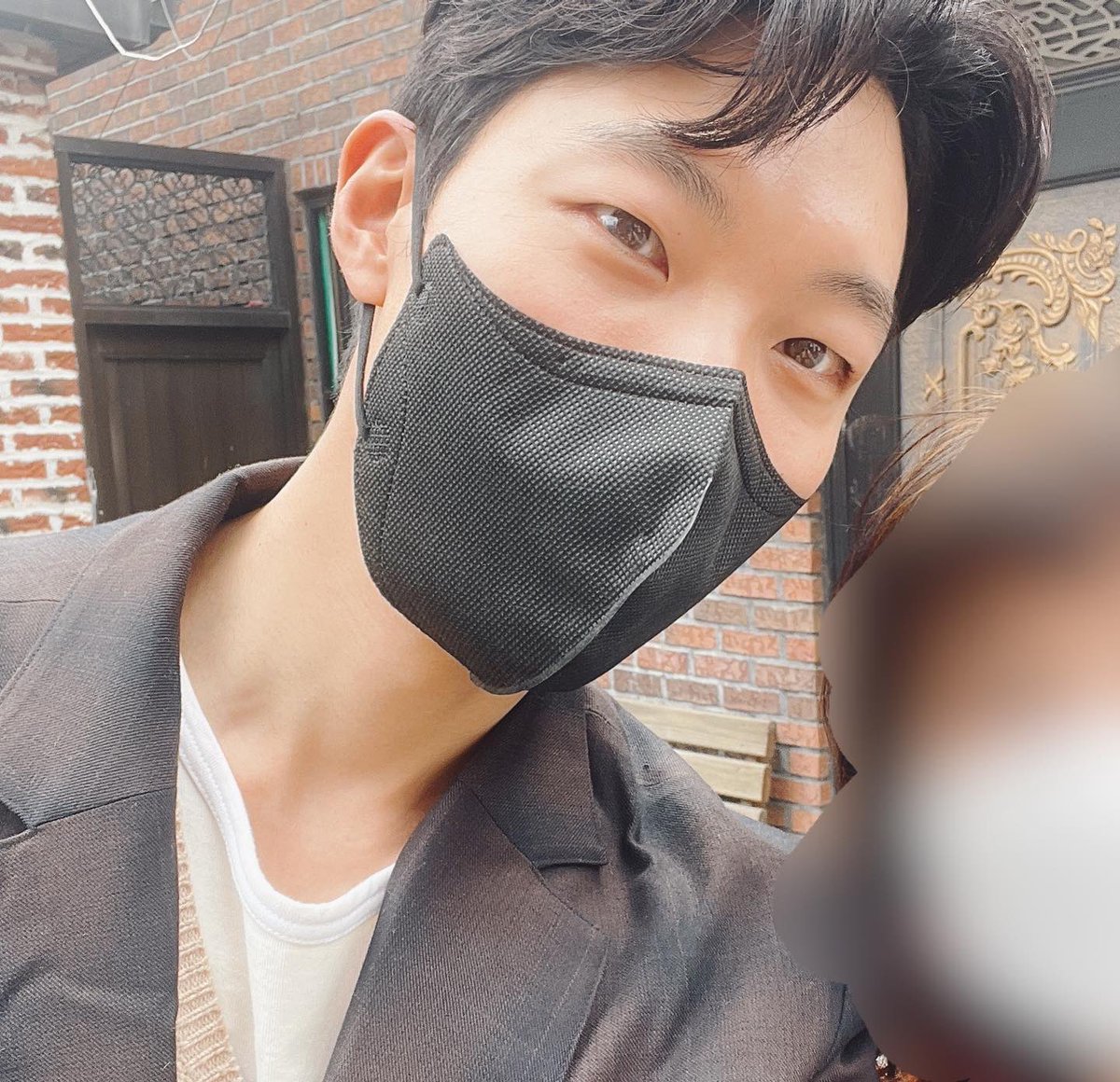junyeolarchives's tweet photo. A fan met Ryu Jun Yeol at the O! Leica 2022 Out of the Ordinary Exhibition 

🔗 https://t.co/eO3fNfilaX
#RyuJunyeol #류준열 https://t.co/CzNu0ti3vn