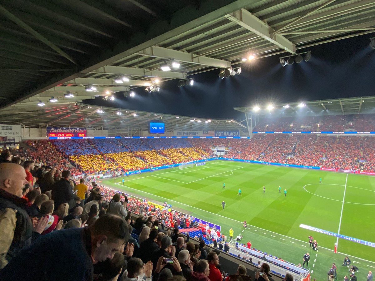 FansEurope's tweet photo. 🏴󠁧󠁢󠁷󠁬󠁳󠁿 FSE #FansEmbassies were in Cardiff last night for the Wales vs. Austria #WorldCup playoff. 

🤝 Credit to @WeAreFSACymru for all the work they put into home &amp; away games. https://t.co/YtkP11Tx2c