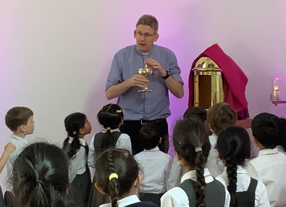 StainesPrepYr1's tweet photo. We had a lovely afternoon yesterday at our local church, Our Lady of the Rosary. A huge thank you for Father Philip for such a warm welcome. #StainesPrepLearning #StainesPrepRE #StainesPrepRespect #StainesPrepYear1 https://t.co/vzthHlPNWm