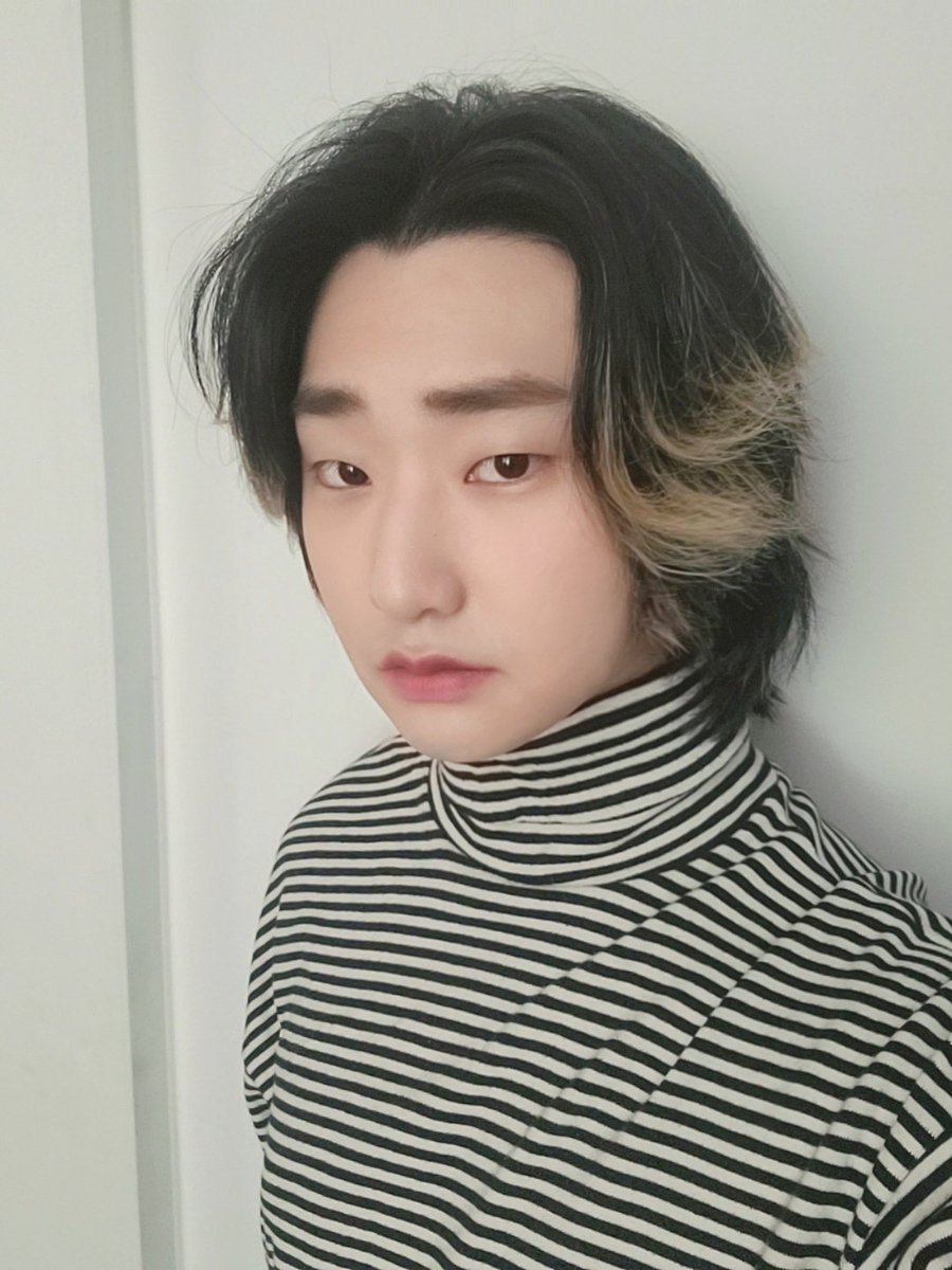 dcoy_official's tweet photo. [📷] 도선
⠀
Cut✃✃ 그래도 기네..
⠀
#DCOY #디코이 #도선 #Dosun https://t.co/znArhFY1pM