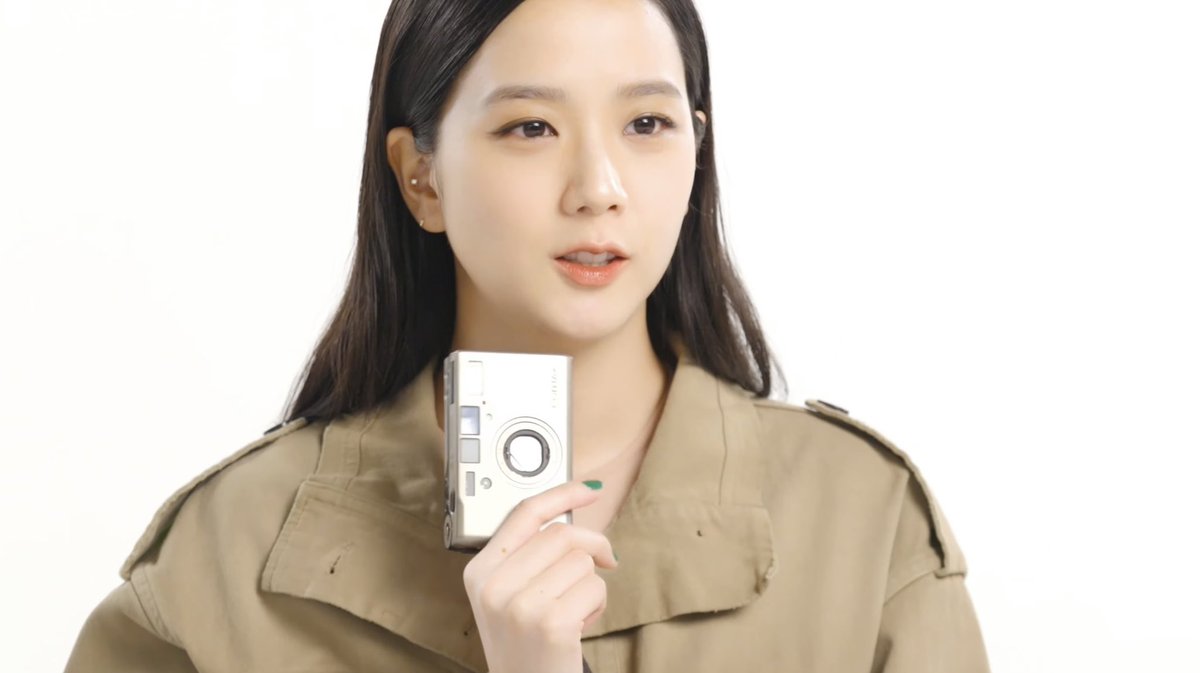 onewaywithchu's tweet photo. 🐰Rather than myself, I enjoy taking photos of other people with this film camera. The ones who received the photos also enjoyed it &amp; thought it was fun so I really enjoy seeing their happy faces when I take it🥺🥺 https://t.co/1UNzVQmbUj