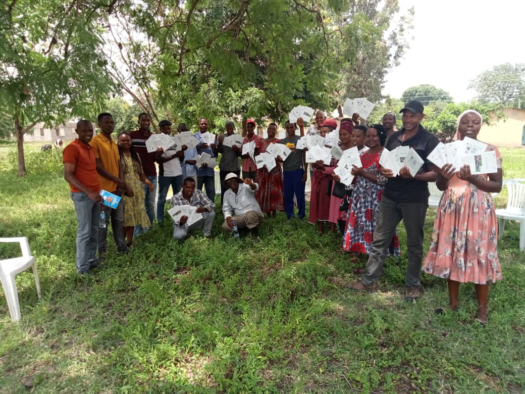 rikolto's tweet photo. 👨🏿‍🌾👩🏿‍🌾Meet the farmers at the forefront of building the #resilience of their communities in North Tanzania 🇹🇿💪🏿@NatuReS_global, Rikolto &amp; @giz_gmbh are training 1000+ farmers to manage farms sustainably to preserve water and build resilience against climate change💧#foodsystems https://t.co/SQ1O0vdXEc