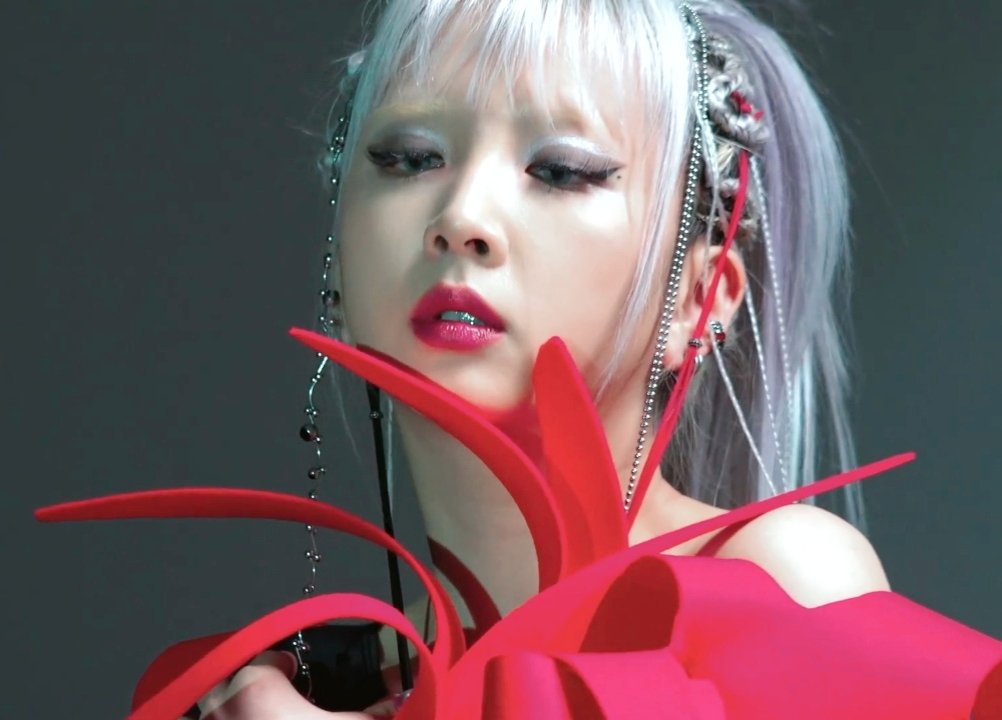 RED IS JEON JIWOO 💖
#KARD #전지우 #카드 #jeonjiwoo #jiwoo