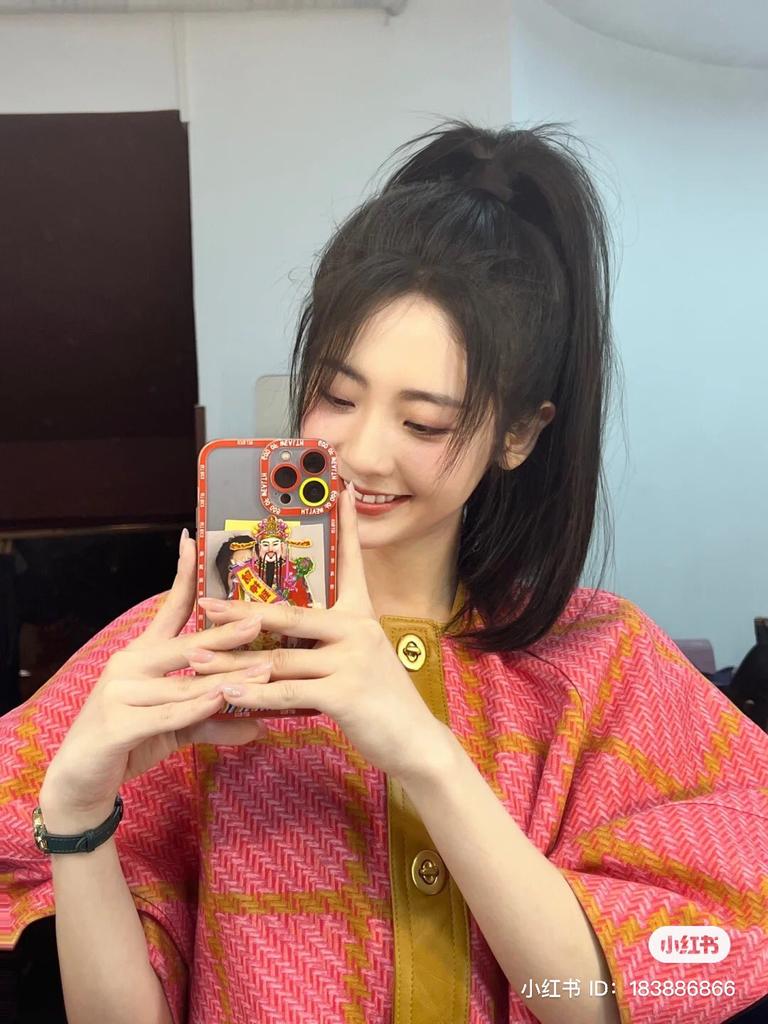 XINGFEl's tweet photo. 🌷 https://t.co/Kmf6pWQNsW