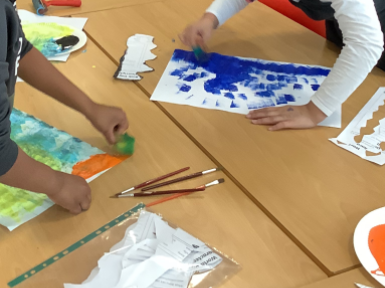 easton_academy's tweet photo. Year 4 have been artists this week, exploring pop art. They used a pop art style to create underwater scenes @DBAT_UK #popart #curriculum https://t.co/dqfghTaB8r