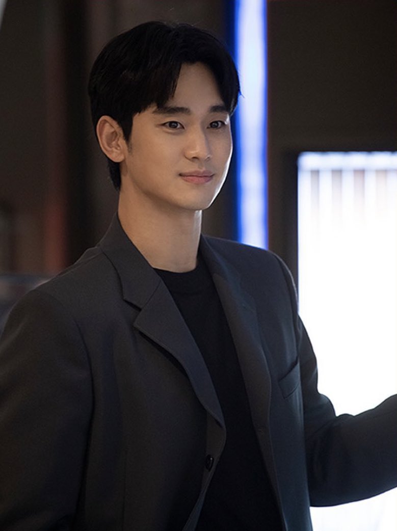 صور | كيم سوهيون من تحديث شركة قولدن ميداليست عبر الانستقرام 
- ٢٣ مارس ٢٠٢٢