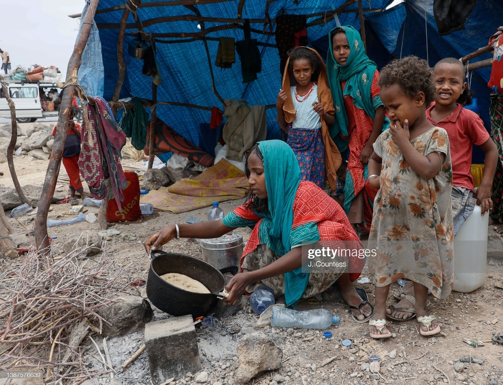 GettyImagesNews's tweet photo. Views of the #Silsa Internally Displaced Peoples' #IDP camp, people have come from woredas invaded by the Tigray People's Liberation Front, recent attacks have increased the number of IDP’s to 350,000, across 14 sites in Afar #Ethiopia.IMarch 24,2022I📷: @JemalCountess #GettyNews https://t.co/6kcVq5bAgB
