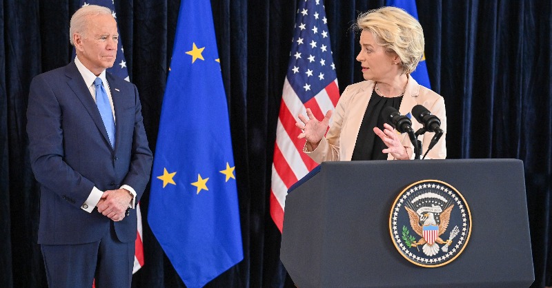 EU_Commission's tweet photo. The US and the EU are committed to reducing Europe's dependency on Russian energy.

The partnership will ensure stable demand and supply for at least 50 bcm of US LNG until 2030, replacing one third already of the Russian gas going to Europe today.

Read the joint statement ↓