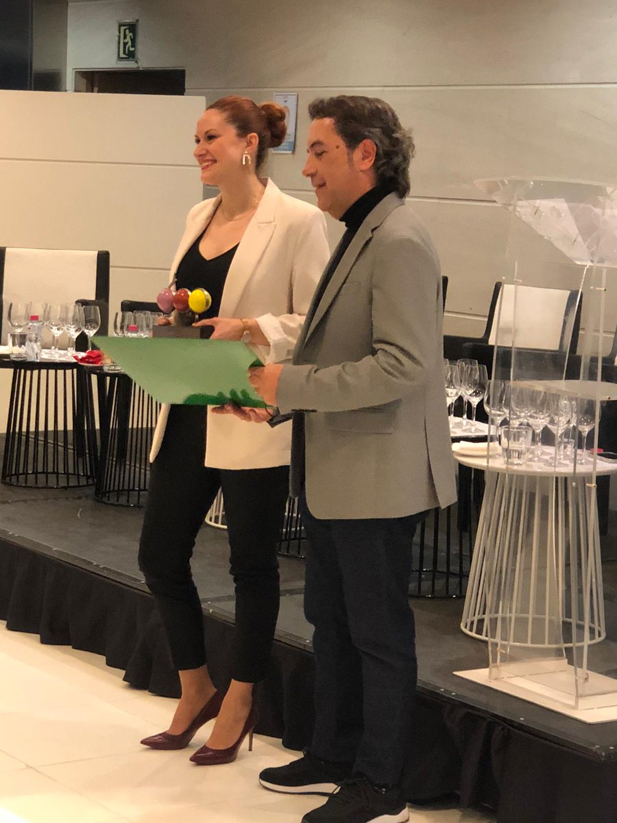 GSila99's tweet photo. Feliz de recoger mi premio de @Verema ayer en Valencia, orgullosa de recibir un premio por votación popular❣️millones de gracias a todos lo que perdisteis un poquito de vuestro tiempo para votar por mi🥂🥂🥂  Enhorabuena a todos mis compañeros y un placer compartir estos momentos https://t.co/DfvInPDrgA