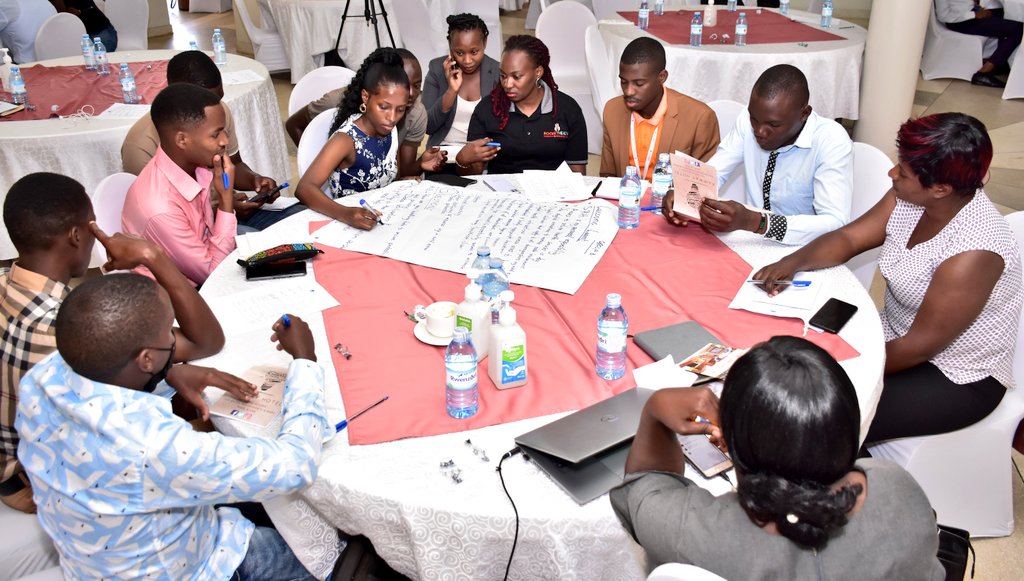 TMCGLtd's tweet image. Breakaway session at the #DigitalHealthCompedium: Participants get into group discussions to present their feedback, lessons and recommendations. 

#PACEproject @PRBdata @USAIDGH