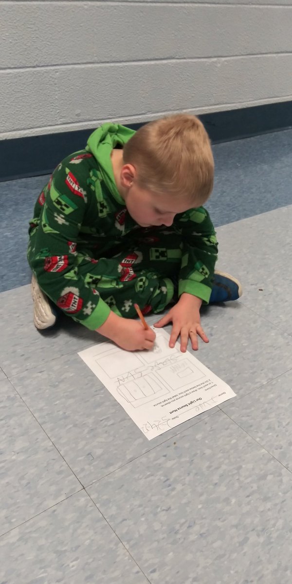 MayerFirstGrade's tweet photo. We had our Light Source Hunt around the school!  🚦🔆💡🔦🎆 The kiddos were very excited to be scientists and explore!! #SpringintoGSD https://t.co/B9SkmN7jAn