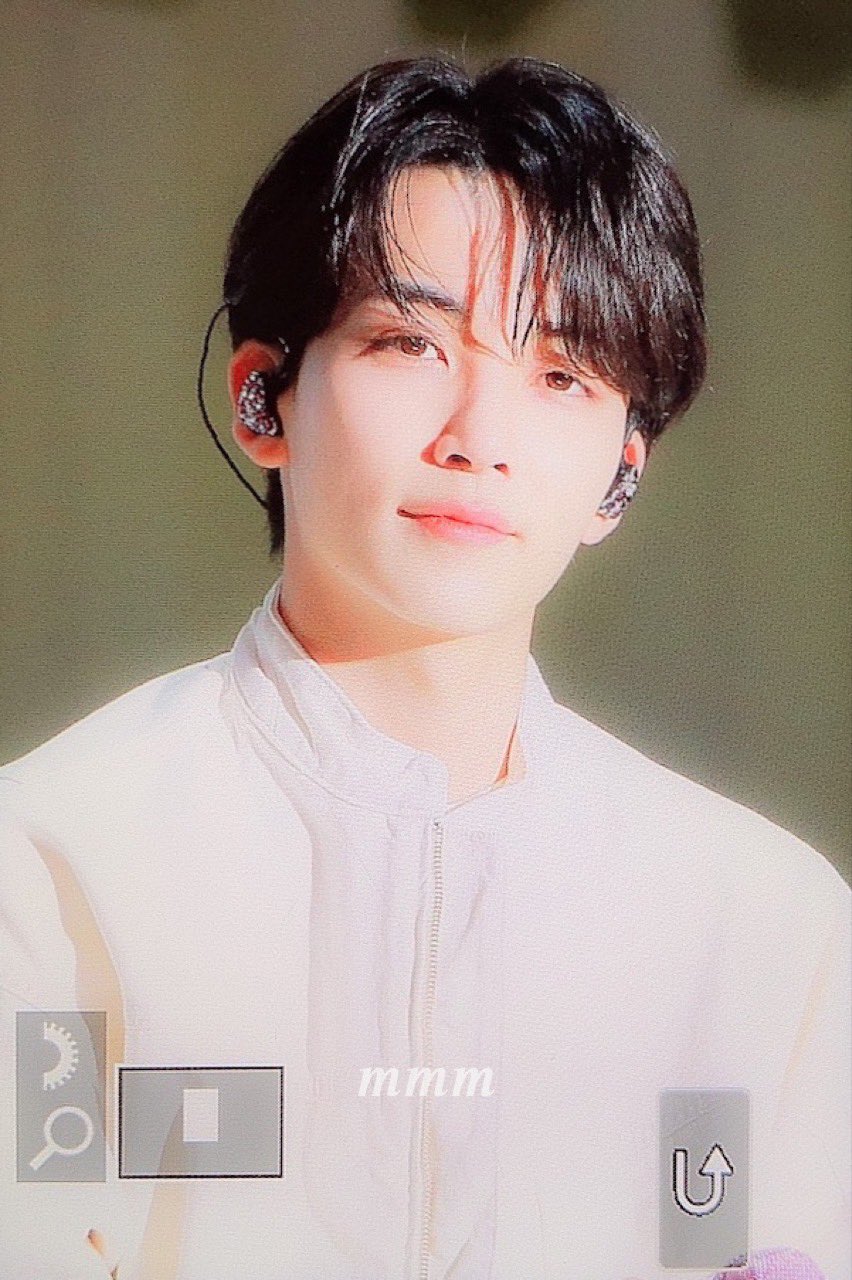 𝒎𝒎𝒎 (mmm_yjh) / Twitter