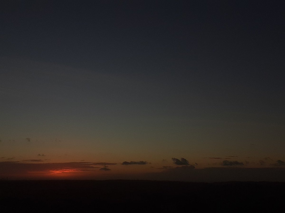 WeatherRD's tweet photo. Amanecer 😉. #ThePlotoHour #sunrise #conpartetuamanecer https://t.co/3WoYBtPMkp