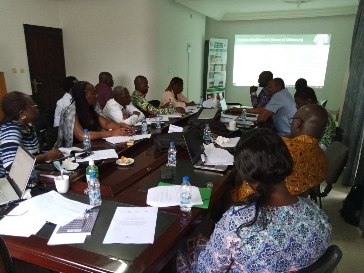 adou_djane's tweet photo. Atelier de validation de la stratégie de communication du programme national de lutte contre l'ulcère de Burili et Maladie Tropicale Négligée de Côte d'Ivoire. Stratégies réalisée par le @CSRS_CIV à travers le programme @AO_ASPIRE . @kanny_diallo @babonfoh https://t.co/J0Kb1Tbe0A
