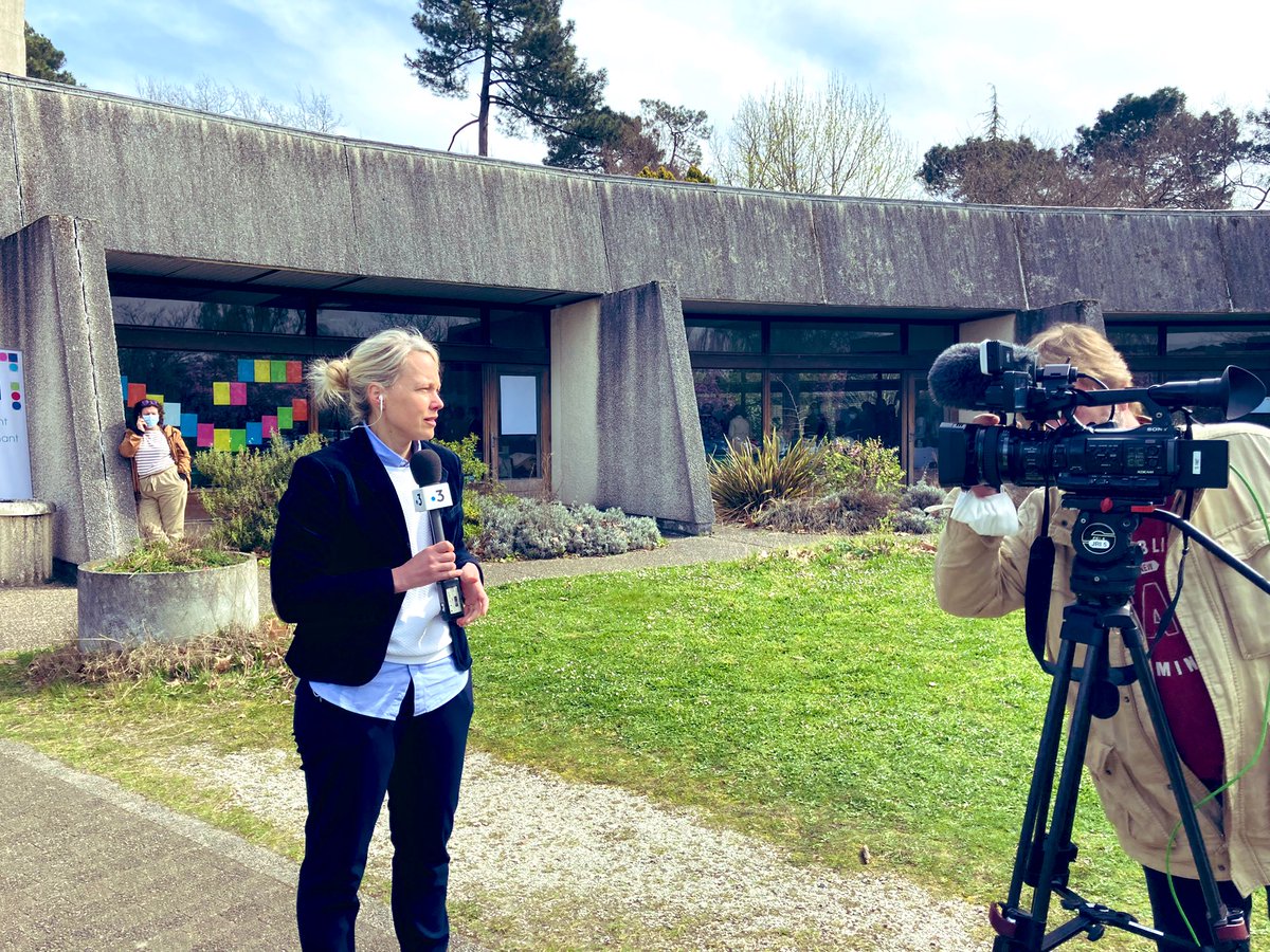 [DIRECT] Forum de recrutement des métiers de la #santé...à venir Angelique Fresard cadre supérieur #urgences samu smur du <a href="/CHUBordeaux/">CHU de Bordeaux</a>. Retrouvez-la entre 12h et 12h15 + les équipes du <a href="/CHUBordeaux/">CHU de Bordeaux</a> sur <a href="/F3Aquitaine/">France 3 Aquitaine</a> #bienvenueauxsoignants #jobalert #ide #infirmier #recrutement