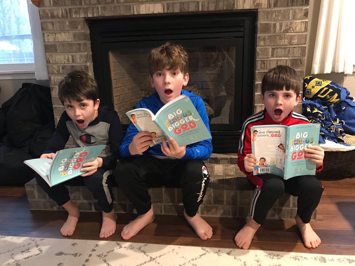 reviewermom's tweet photo. These three. 😍😍😍
Expressing their feelings. 🤣🤣🤣

https://t.co/3YzybNq4MW @RoseKidzBooks @TyndaleHouse @Christianbook https://t.co/GJAa85B7QB