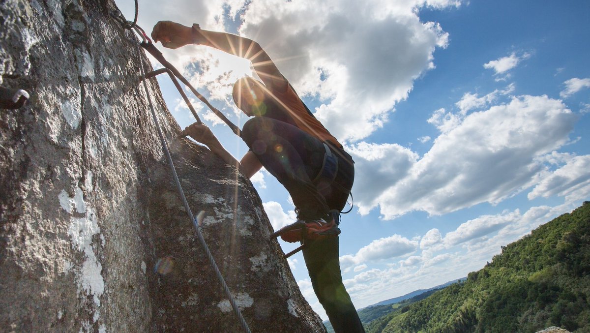 💦 Située au Saillant et ouverte toute l’année, la base de la Lombertie propose une trentaine d’activités terrestres ou aquatiques 🚣 La via ferrata 🧗🏻‍♂️ rénovée devrait ouvrir début avril en accès libre ou encadré 🧭 Tout comme un parcours Randoland... ▶️  brivemag.fr/la-base-de-la-…