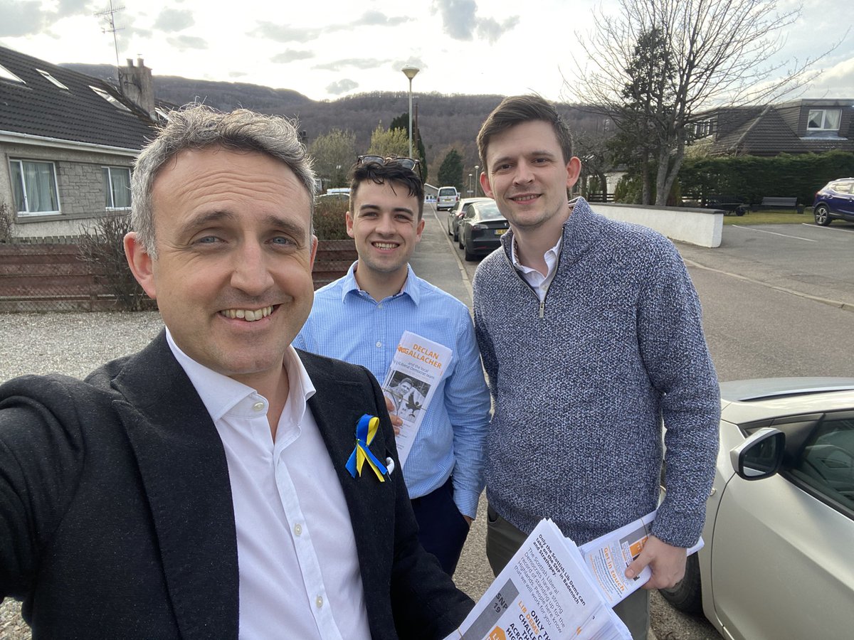 Picked a cracking time to go on a campaigning tour of the highlands. Started last night in Aviemore with the energetic Declan Gallagher- strong support for him there. Pit stop in Tain overnight, now off to Thurso. #newhope 🔶🔶🔶