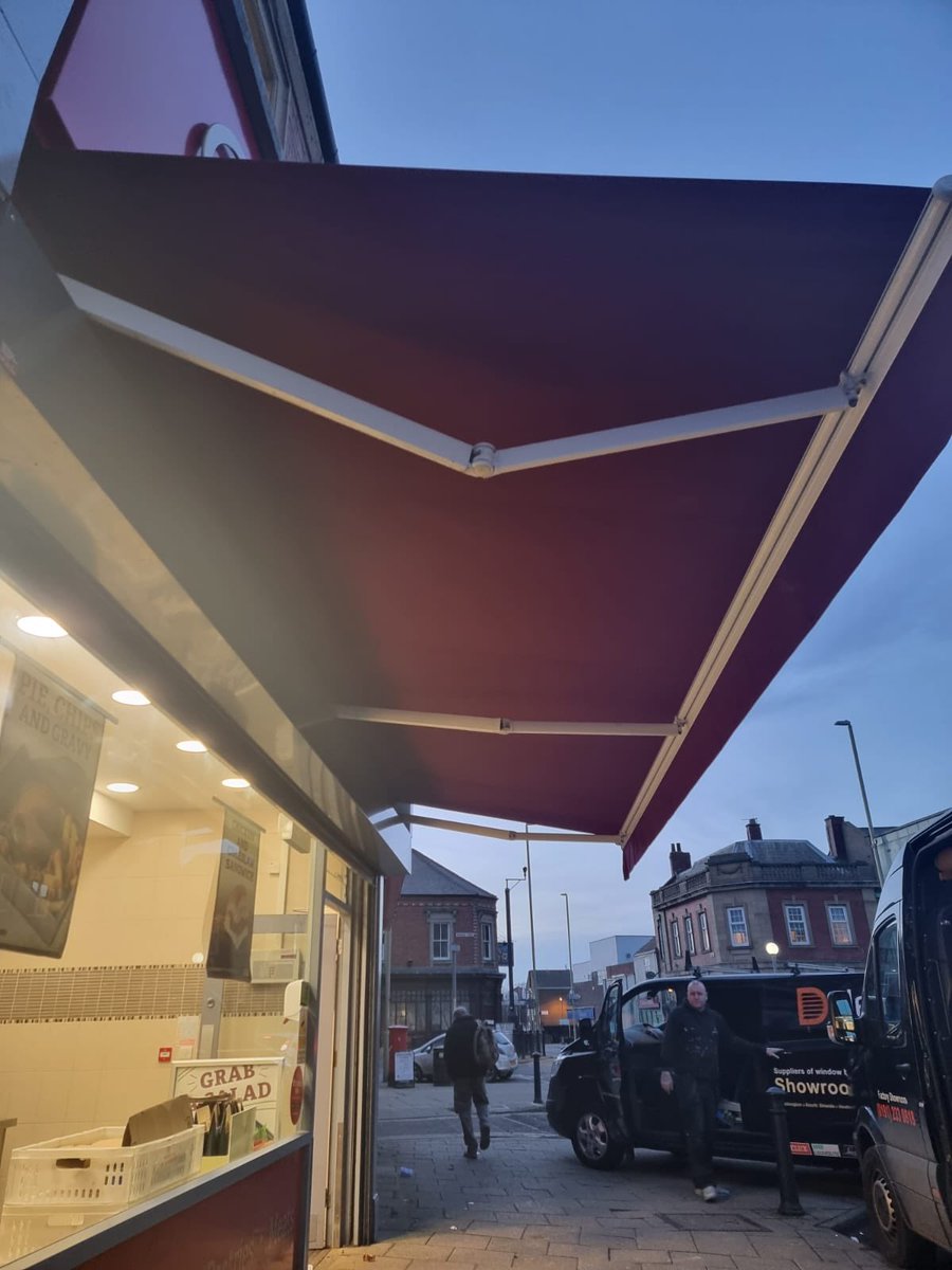 dealdirectblind's tweet photo. Have you tried Dicksons famous for their saveloy dips 🥰 

We recently recovered their awning at one of their shops, and completed another two for them 

What a lush colour! 

Get your self down to one of their stores for some grub 🍽 https://t.co/yDIVFd8sTR