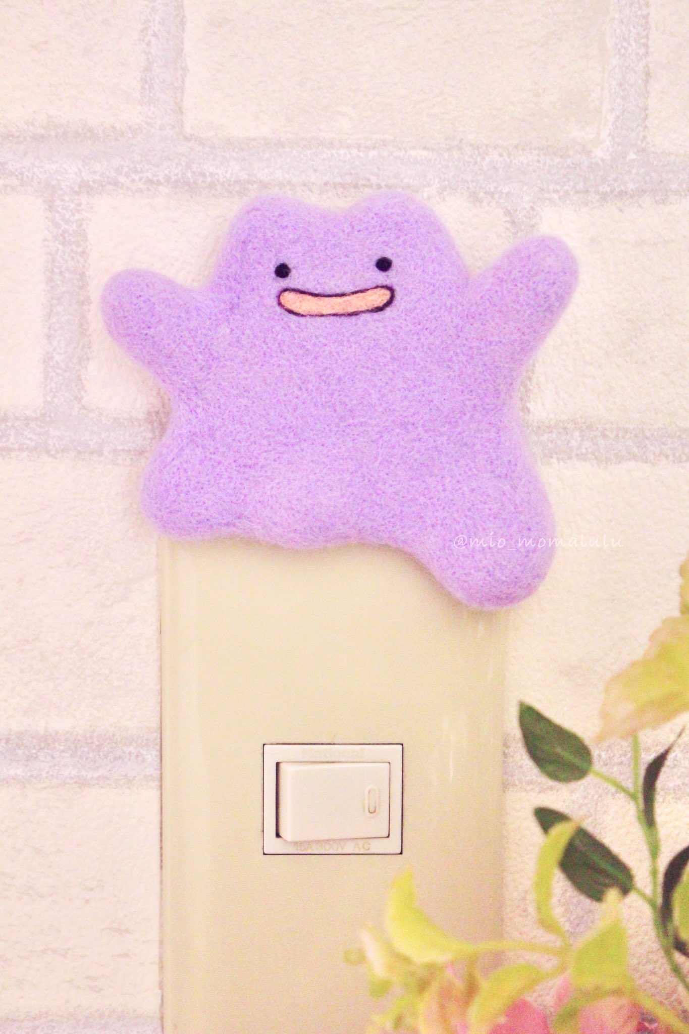 みおっぺ 羊毛フェルトでメタモンのマグネットフック作りました ᐧ 顔はゆるいけどしっかりくっつきます ᐧ T Co Ikcyzaewoa Twitter