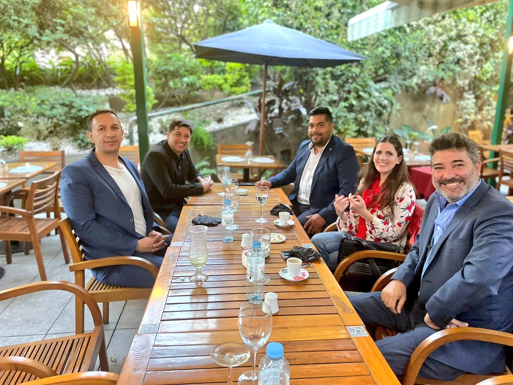 Nos reunimos con autoridades de TyC Sports para continuar fortaleciendo el trabajo en torno al programa Creciendo Feliz.
Sin dudas una política pública exitosa que, de la mano de actores estratégicos, buscaremos que se afiance en nuestra comunidad.

#TenésDeportes
#TenésTrelew