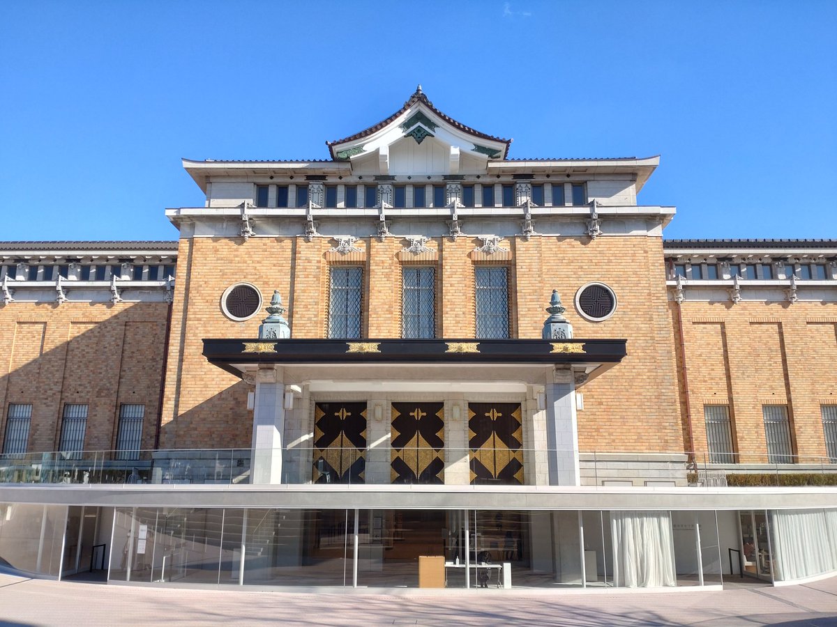 keiichi_asakawa's tweet photo. 今週も京都市京セラ美術館へ。今週の光の広間は「アジール·フロッタン復活展」でしたが見学料100円で冊子などの資料も配布されました。今回はル・コルビュジエの船の歴史や浮上再生作業の展示で会場内に1分の1模型として空間系が再現されてたのも印象的でしたな! #京都 #近代建築 https://t.co/Y6sFIu47sN
