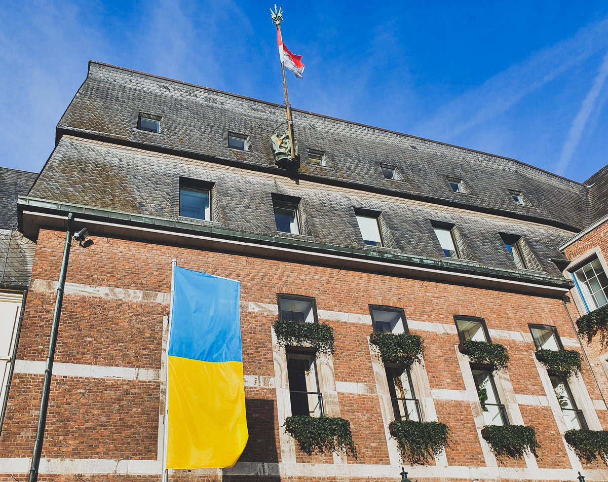 Heute (25.03.) um 14:15 Uhr wird am #Rathaus in Anwesenheit von OB Dr. Keller und der ukrainischen Generalkonsulin Iryna Shum ein ganz besonderes musikalischen Zeichen für den #Frieden in der #Ukraine gesetzt. 🇺🇦☮️🎵

Kommt gerne dazu!
