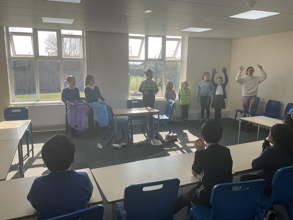 Hannah from ‘Wild Earth Movement’ has worked with our Eco and School Council, ahead of today’s litter pick. They have learnt how to stay safe while picking, what to recycle and about the positive impact it is having on our planet.
#GBSpringClean <a href="/KeepBritainTidy/">Keep Britain Tidy</a> @CEO_UWMAT