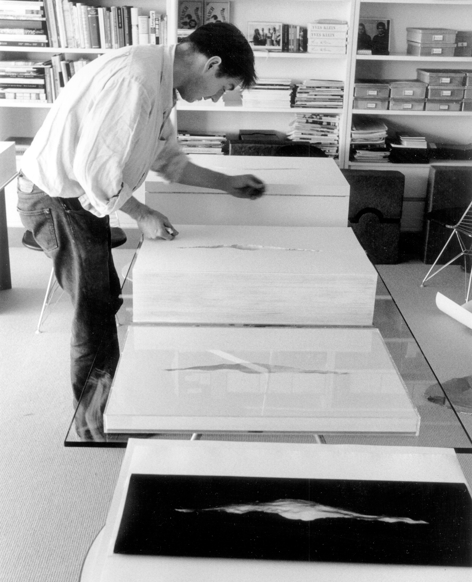 Ivorypress's tweet photo. #Behindthebook | Anish Kapoor's 'Wound' created for #Ivorypress, is an edition of twenty-five unique books plus one artist proof.
https://t.co/8sTPlHtY5m
#Ivorypress #IvorypressCollection #AnishKapoor https://t.co/JrYEJj6VYb