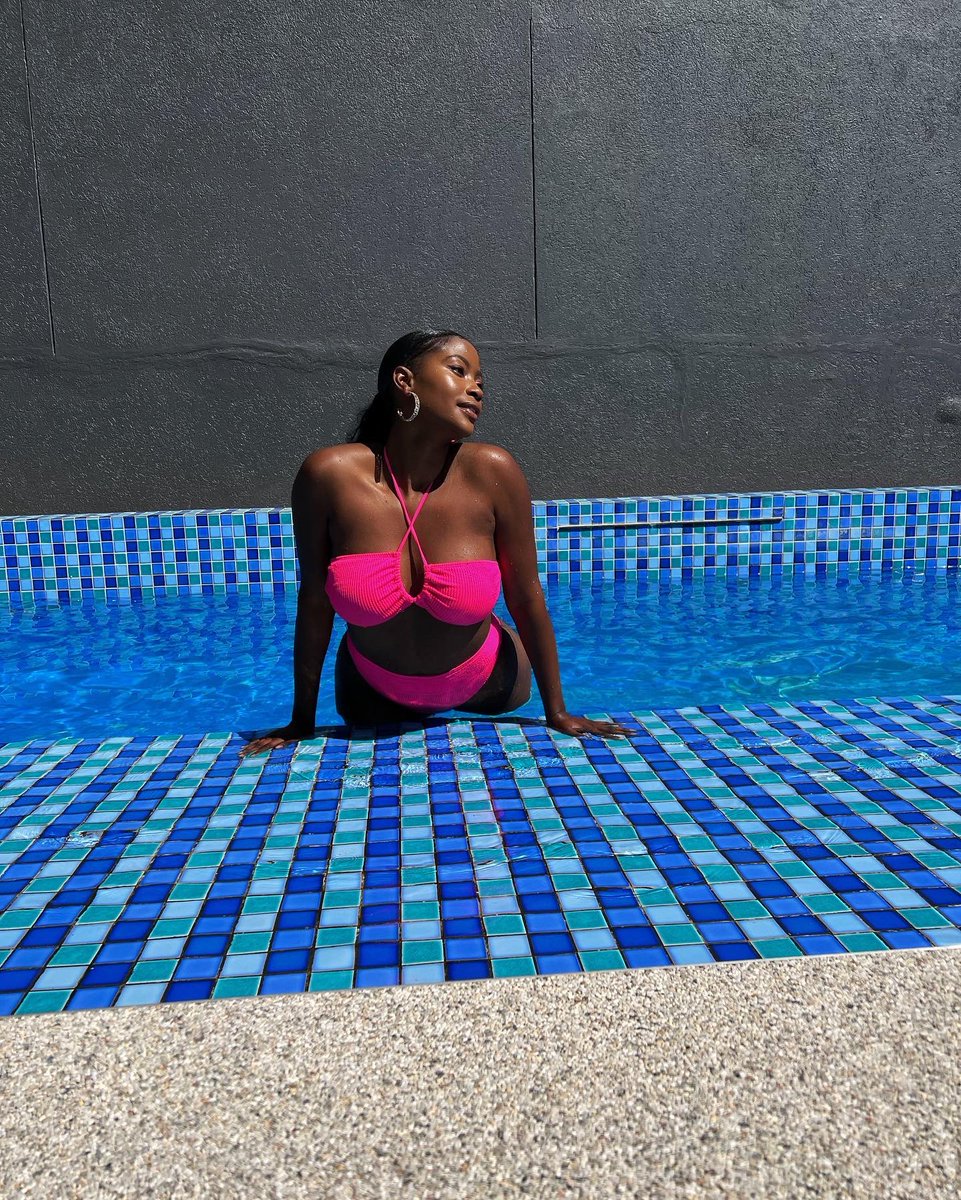 NalediMogadime's tweet photo. Pink Friday 👙👀 https://t.co/XVUNK2P70G