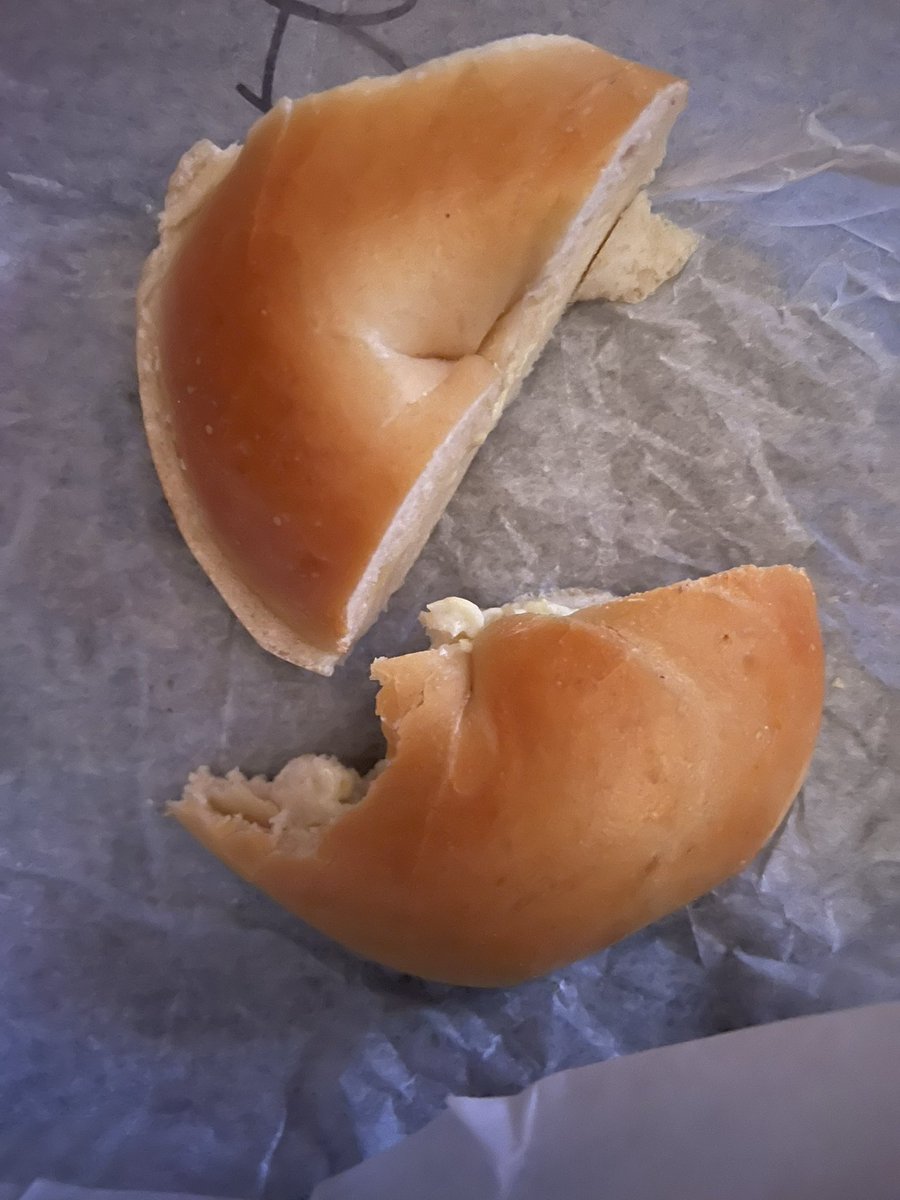 MrBeehry's tweet photo. Sorry bagel frens, I just couldn’t wait any longer today 😂 #HelloBagels #NFT #NFTcollection #NFTCommunity https://t.co/OiJa1GT3YJ