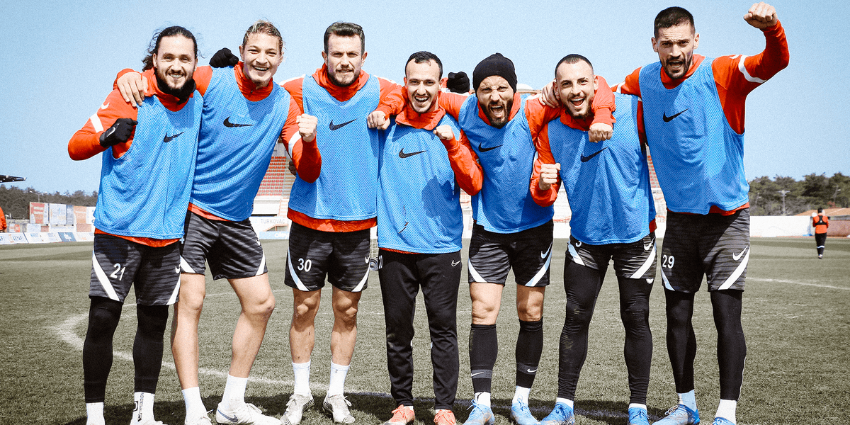 Umraniyespor's tweet photo. 𝓖𝓾̈𝓷𝓾̈𝓷 𝓚𝓪𝔃𝓪𝓷𝓪𝓷𝓵𝓪𝓻𝓲 💪 https://t.co/2KXXx2swpS