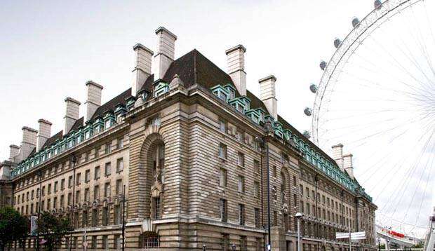 soyoso's tweet photo. ชี้เป้าโรงแรมราคาดีทำเลเยี่ยมในลอนดอน Premier inn London county hall โรงแรม 3 ดาว
ห้องใหญ่ ไม่หรูแต่อยู่สบาย + โลเคชั่นดีเวอร์ๆ ตึกอยู่ติดลอนดอนอายเลย เดิน 30 ก้าวก็ถึงละ (วิวกระแทกตามากขอบอก) ราคาคืนละ 5-6 พันได้ขนาดนี้ถือว่าเยี่ยม (รร.mariott ที่ติดกันคืนละสองหมื่นอะคิดดู) https://t.co/D7SYUgBVM6